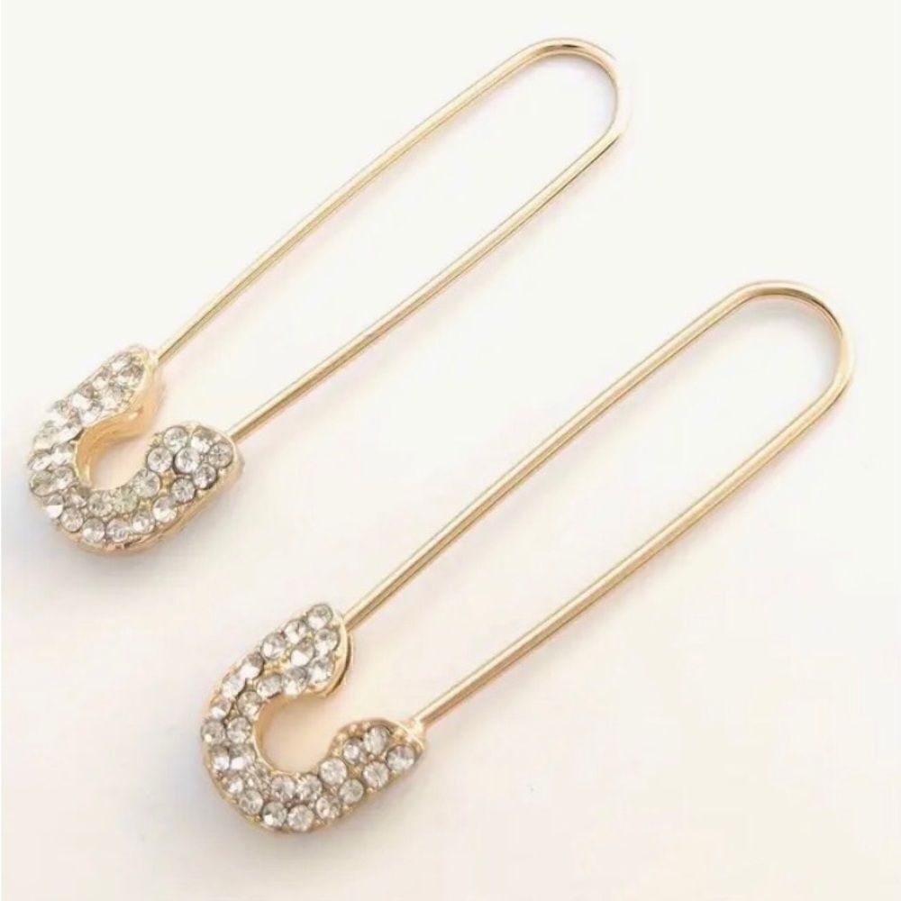 🧷 NEW sparkling crystal safety pin earrings 🧷